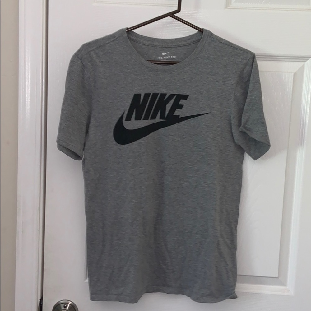 Men’s Nike Shirt